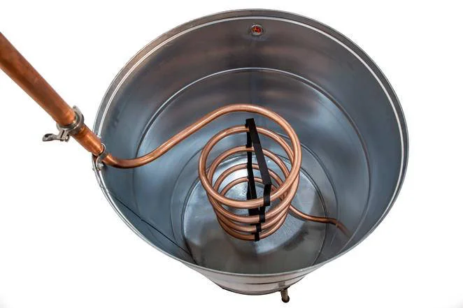 Distilator din cupru DES CLASSIC 200L/400L cu răcitor, robinet de evacuare și capac de acces